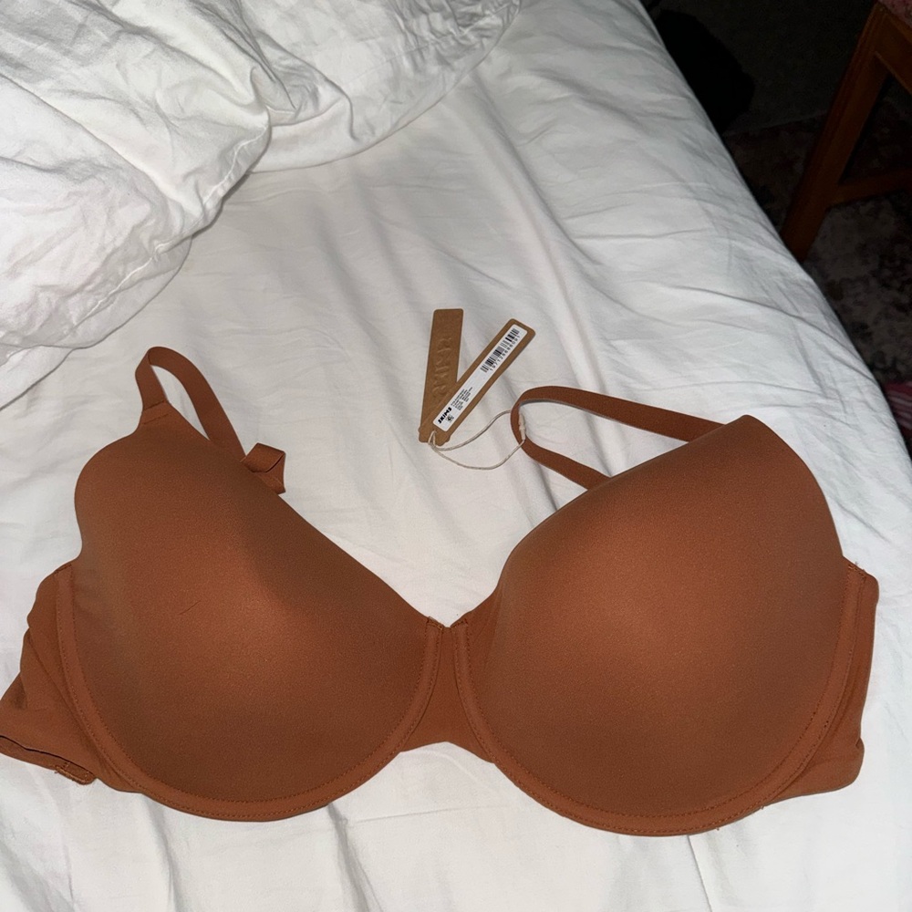 SKIMS Women's Bra 32H NWT